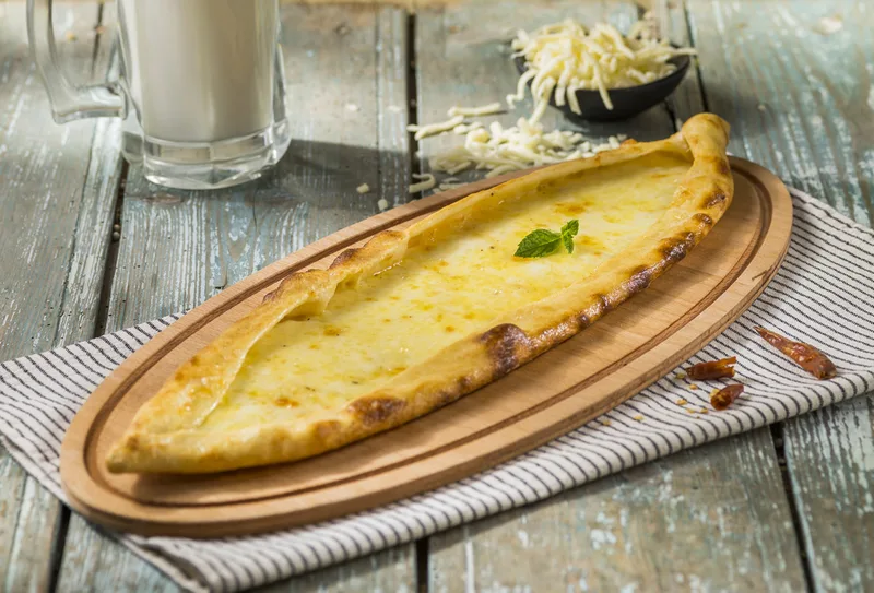 1,5 Kaşarlı Pide